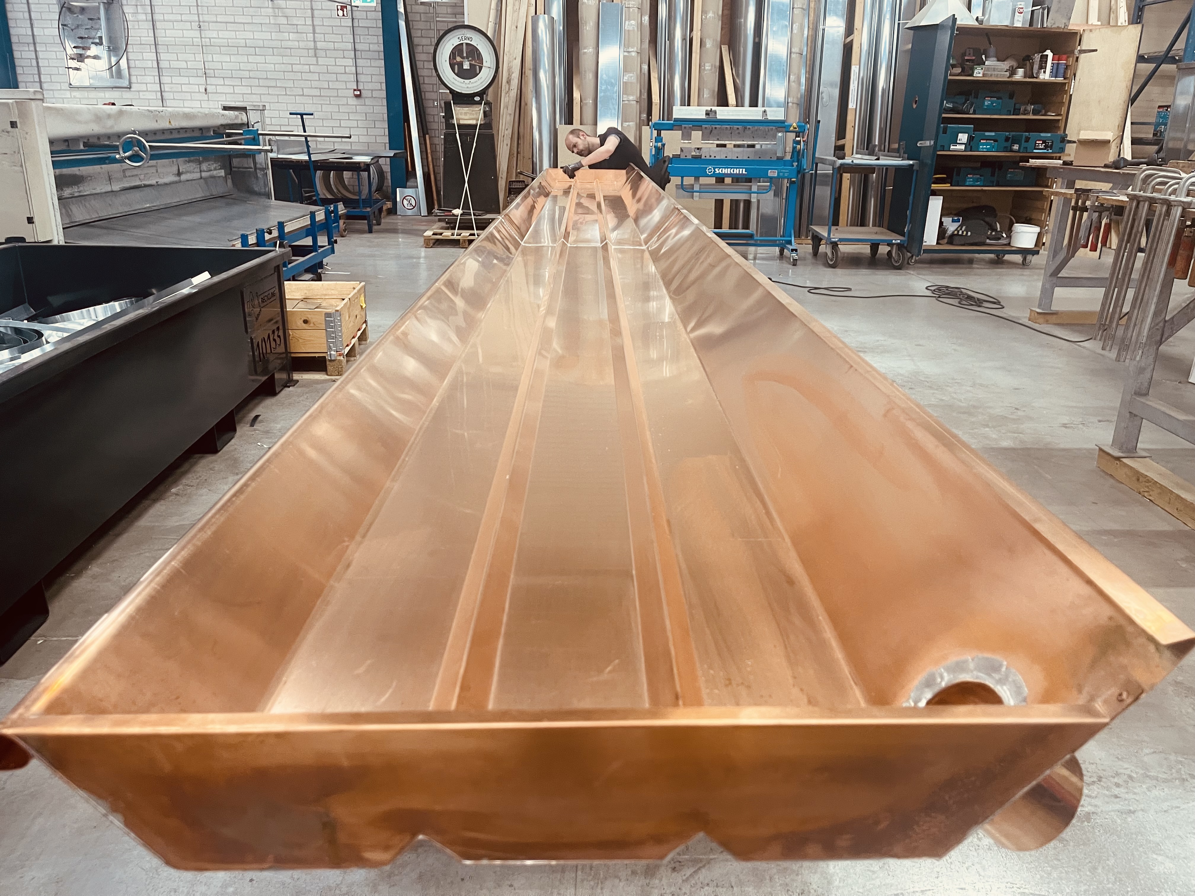 Maatwerk in koper: bijzondere dakgoten op bestelling